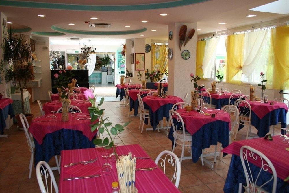 Hotel Marconi Cattolica Ngoại thất bức ảnh